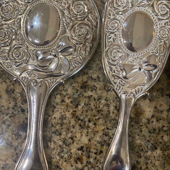 Vintage Victorian Silver Ornate Repousse’ Vanity Mirror, Brush, and Comb Set - Picture 7 of 16